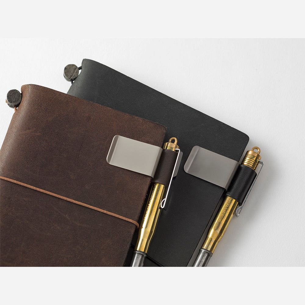 TRAVELER'S Notebook - 016 Pen Holder (M) - Brown