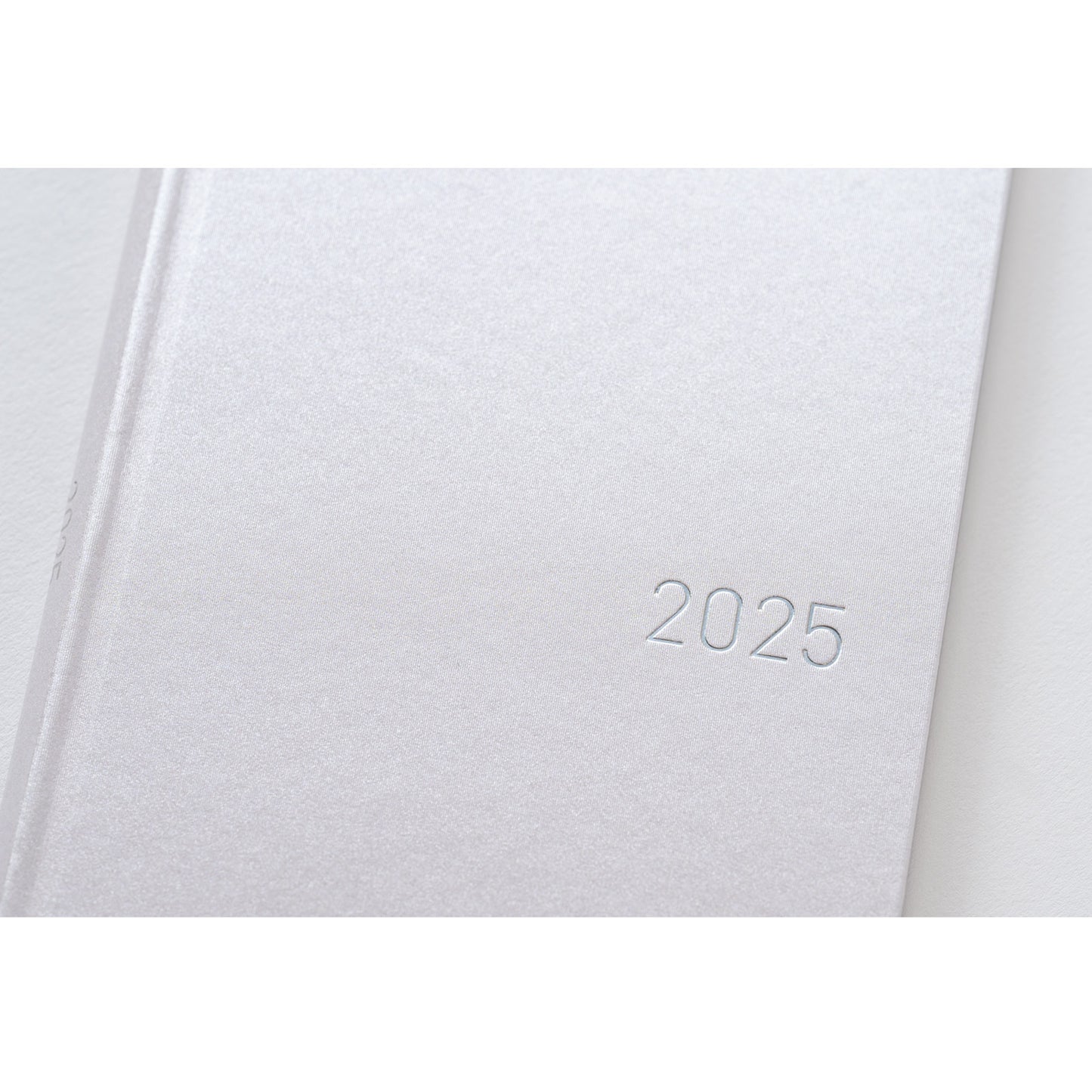 Hobonichi Weeks 2025 - Paper Series: Platinum White