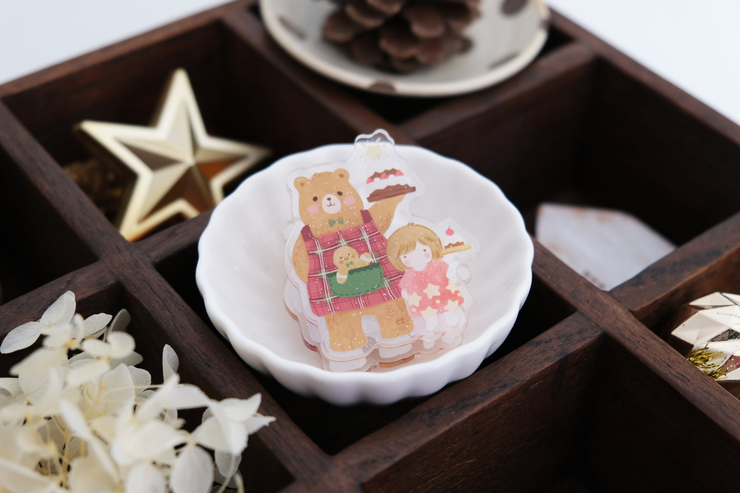 Eileen Tai Acrylic Clip - Bear and Girl - Christmas Glitter Edition