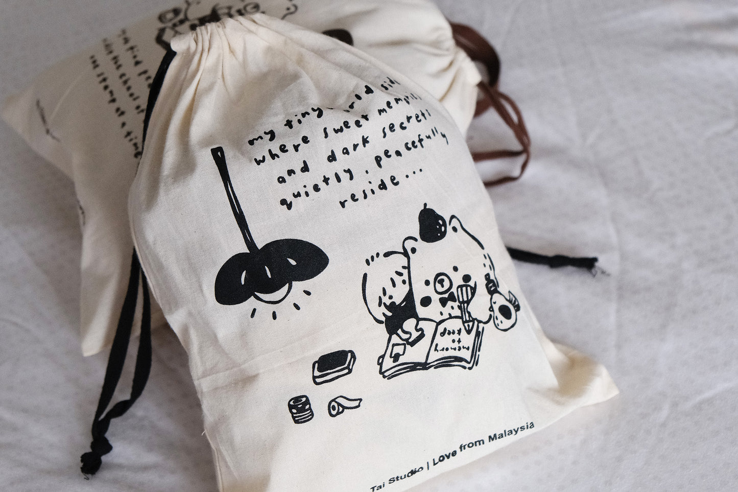 Eileen Tai Drawstring Pouch - My Tiny World Inside (Black)