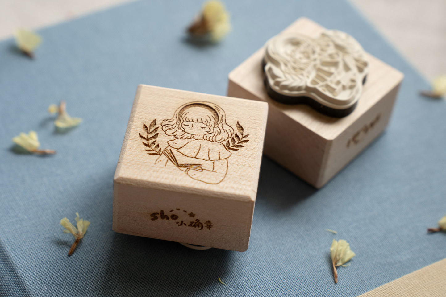 Sho Little Happiness Reading Wooden Stamp - 2 designs