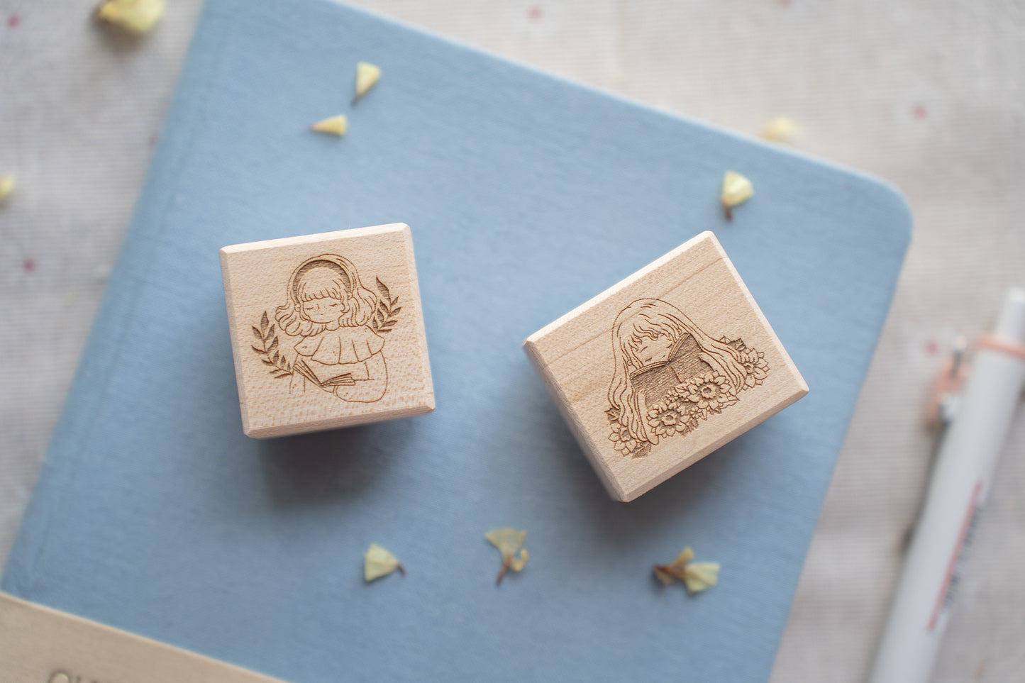 Sho Little Happiness Reading Wooden Stamp - 2 designs