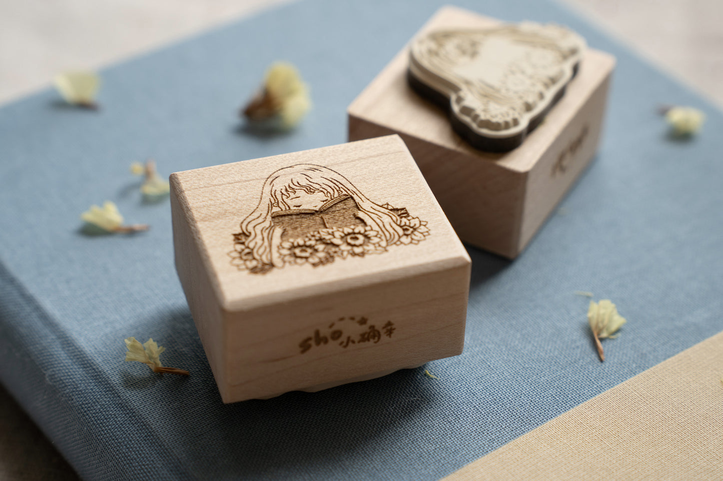 Sho Little Happiness Reading Wooden Stamp - 2 designs