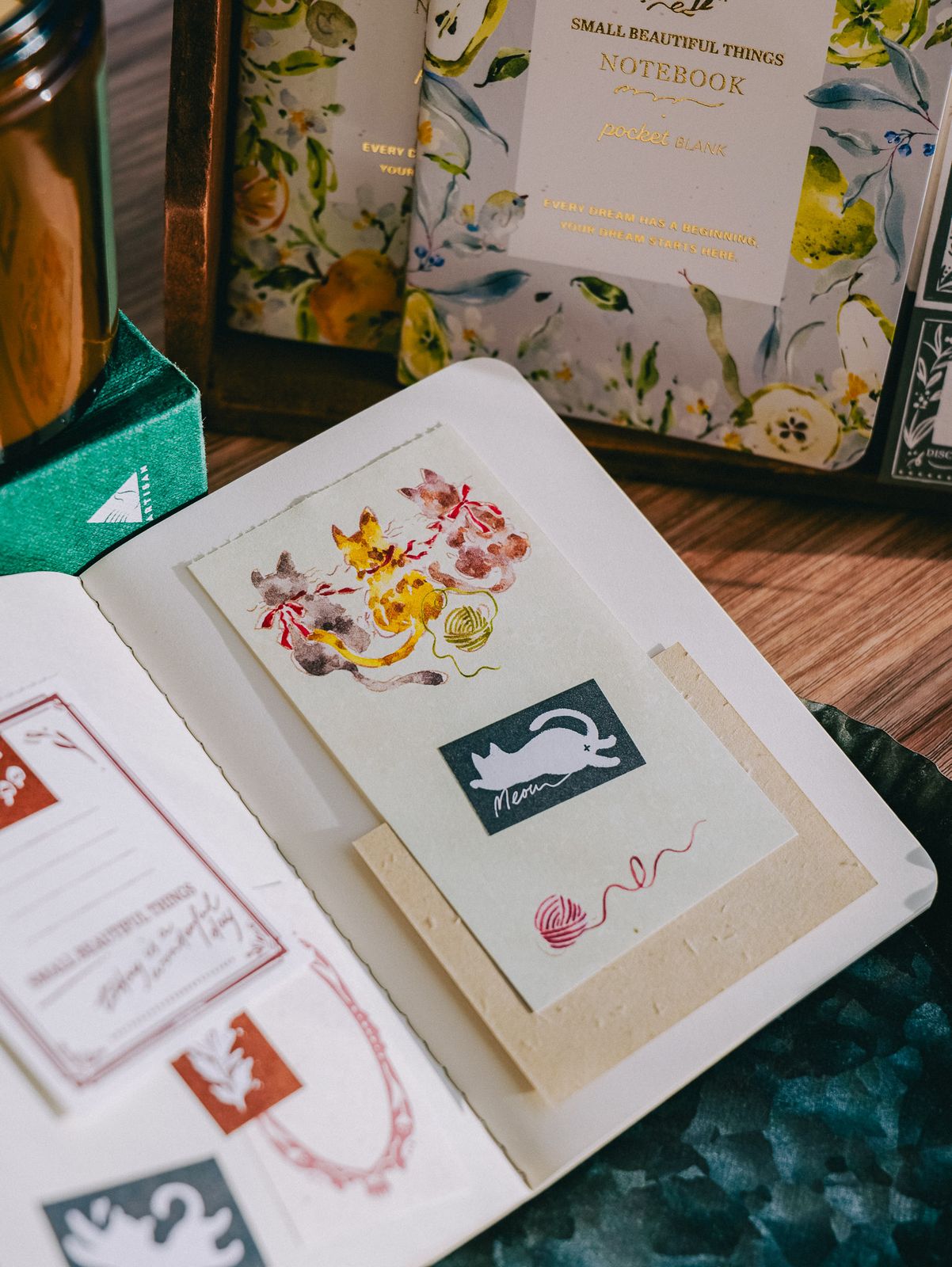 Meow Illustration Passport-sized Gold Foil Slim Notebook - Starry Night