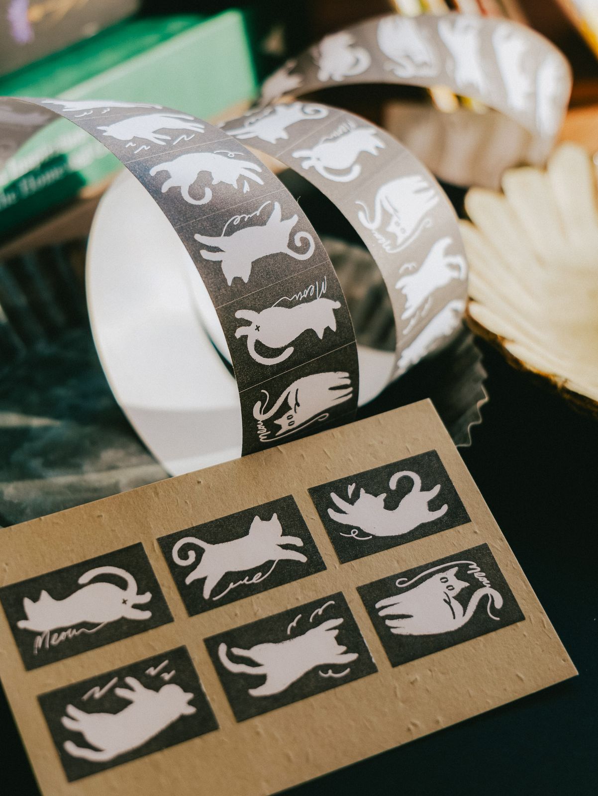 Meow Illustration Label Sticker - Twisty Cats