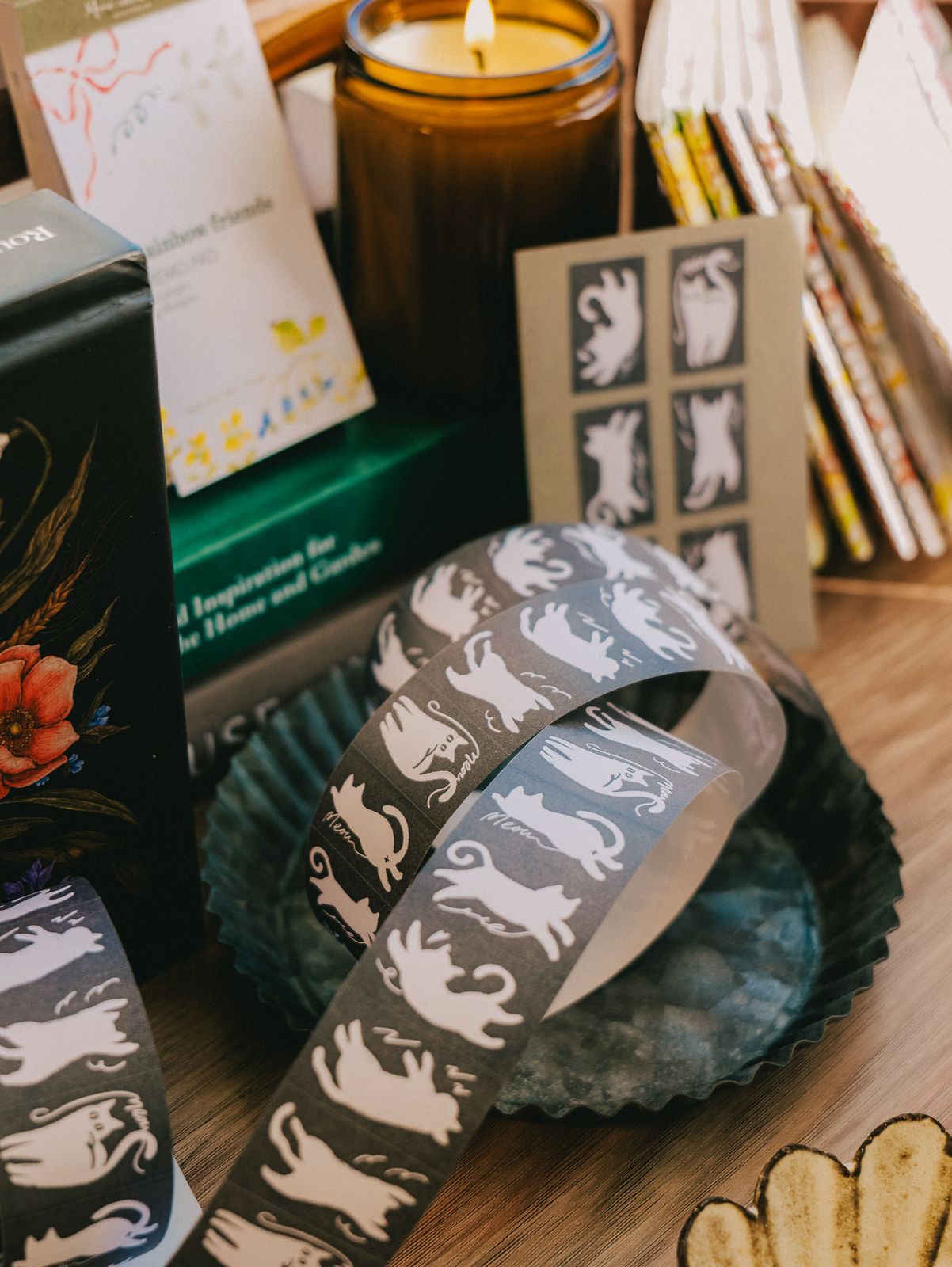 Meow Illustration Label Sticker - Twisty Cats