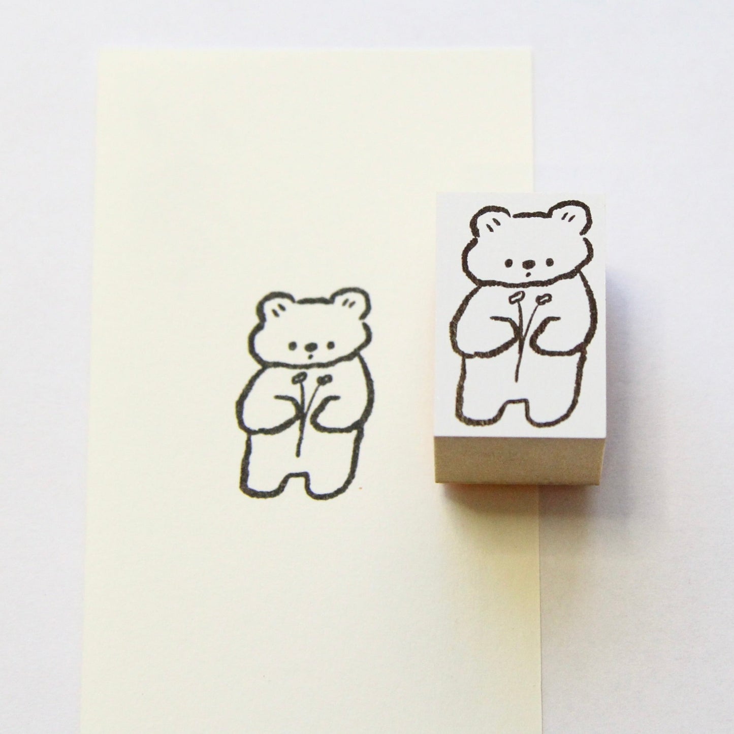 ranmyu Rubber Stamp - Bear Holding Flowers