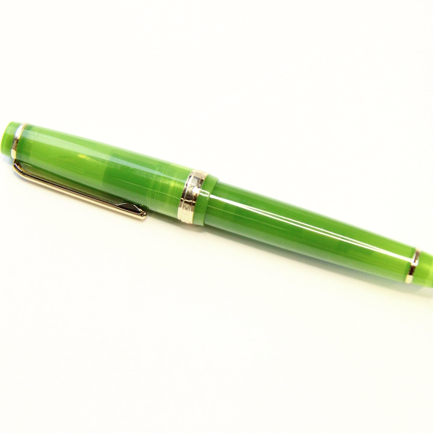 Jinhao 82 Fountain Pen, Fine nib, Solid Colors