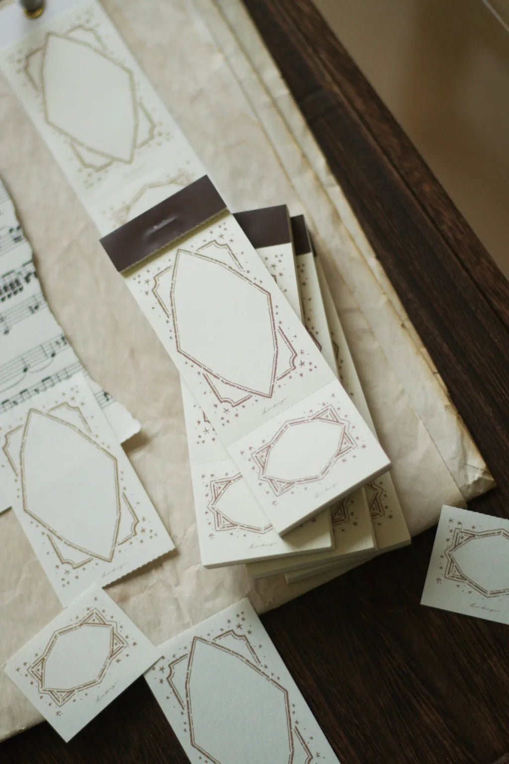 Loidesign Label Book - Collecting Light Dots