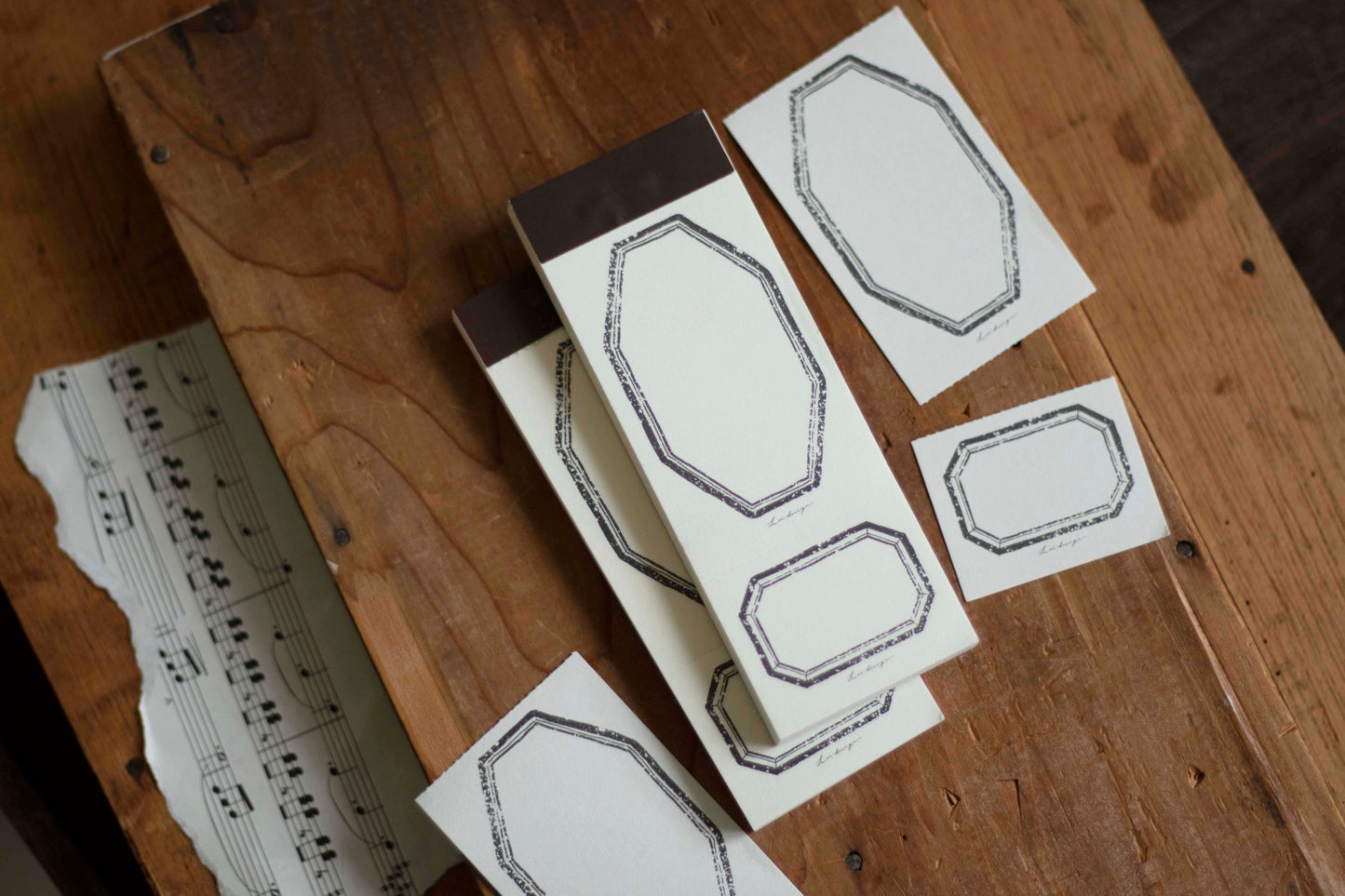 Loidesign Label Book - Vintage Frame - Gray Photo Frame