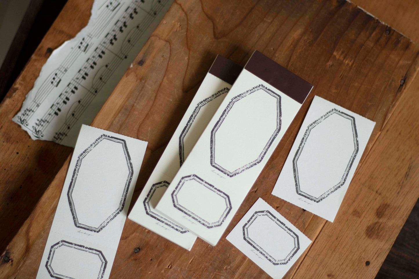 Loidesign Label Book - Vintage Frame - Gray Photo Frame