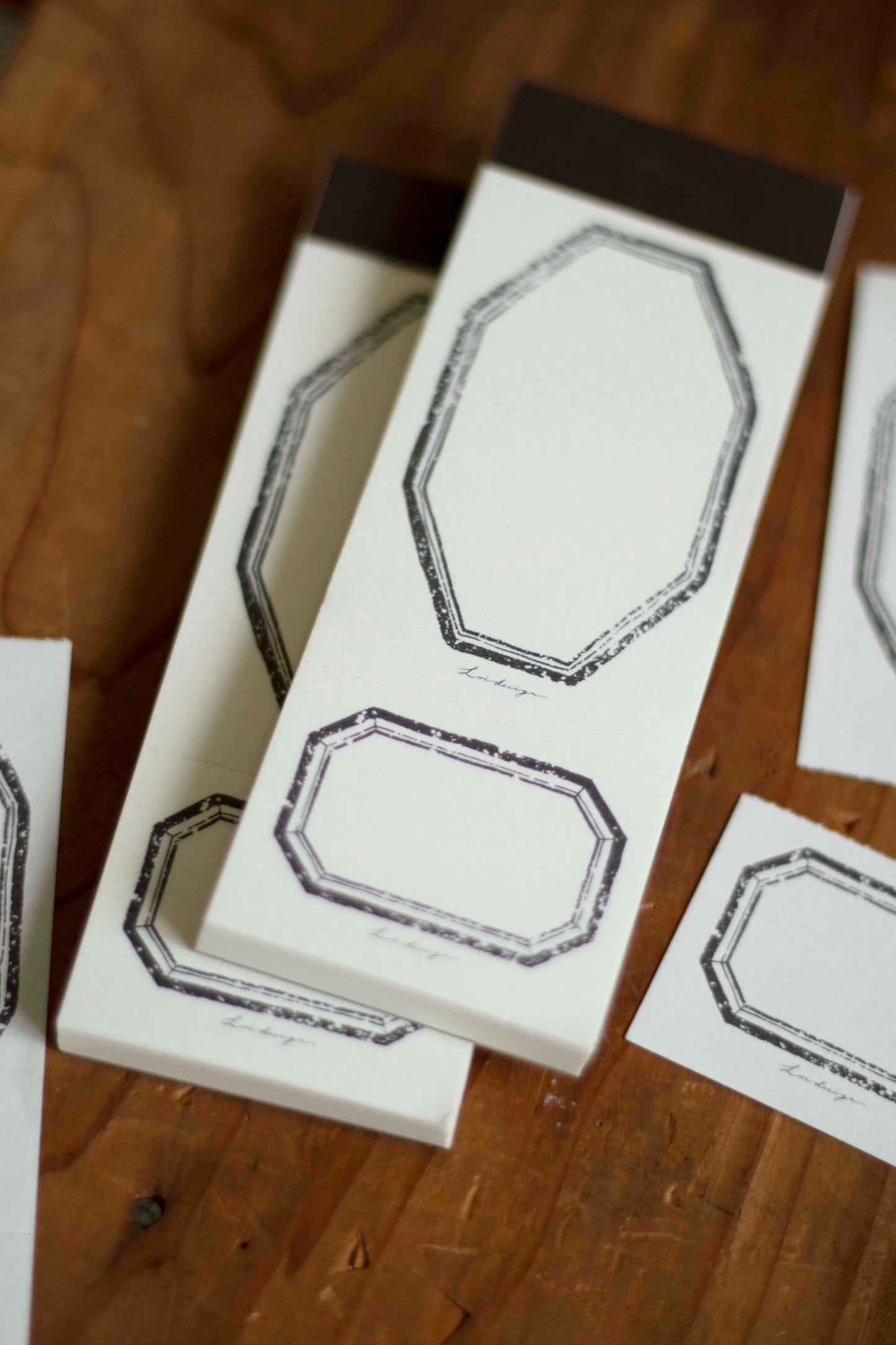 Loidesign Label Book - Vintage Frame - Gray Photo Frame