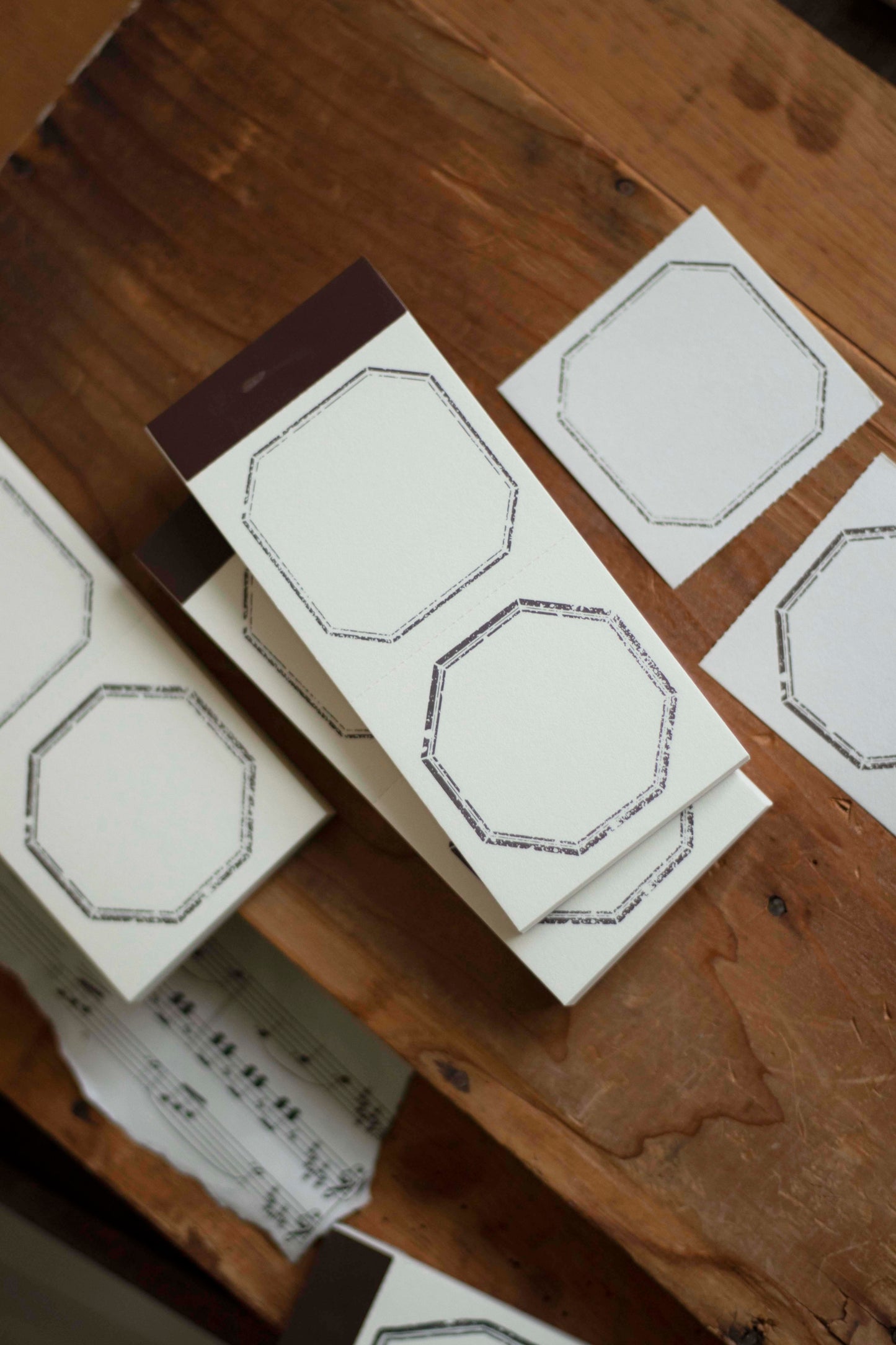 Loidesign Label Book - Vintage Frame - Wooden Photo Frame