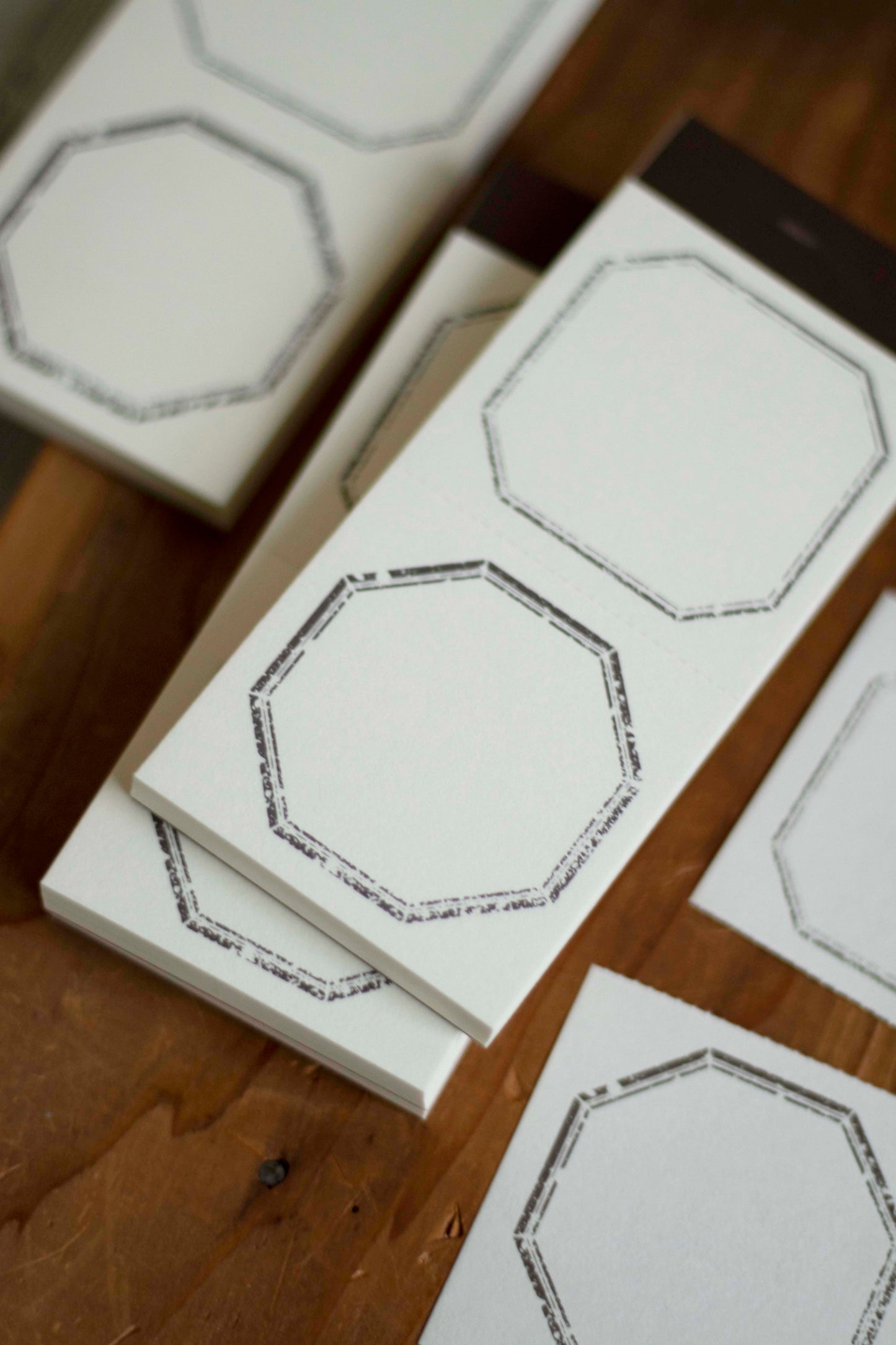 Loidesign Label Book - Vintage Frame - Wooden Photo Frame
