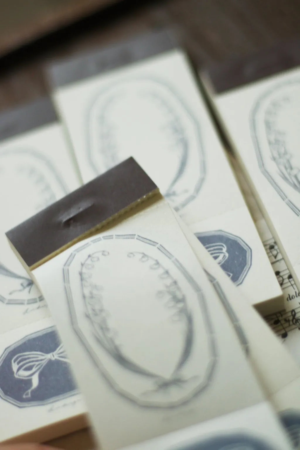 Loidesign Label Book - Collecting Lily of the Valley