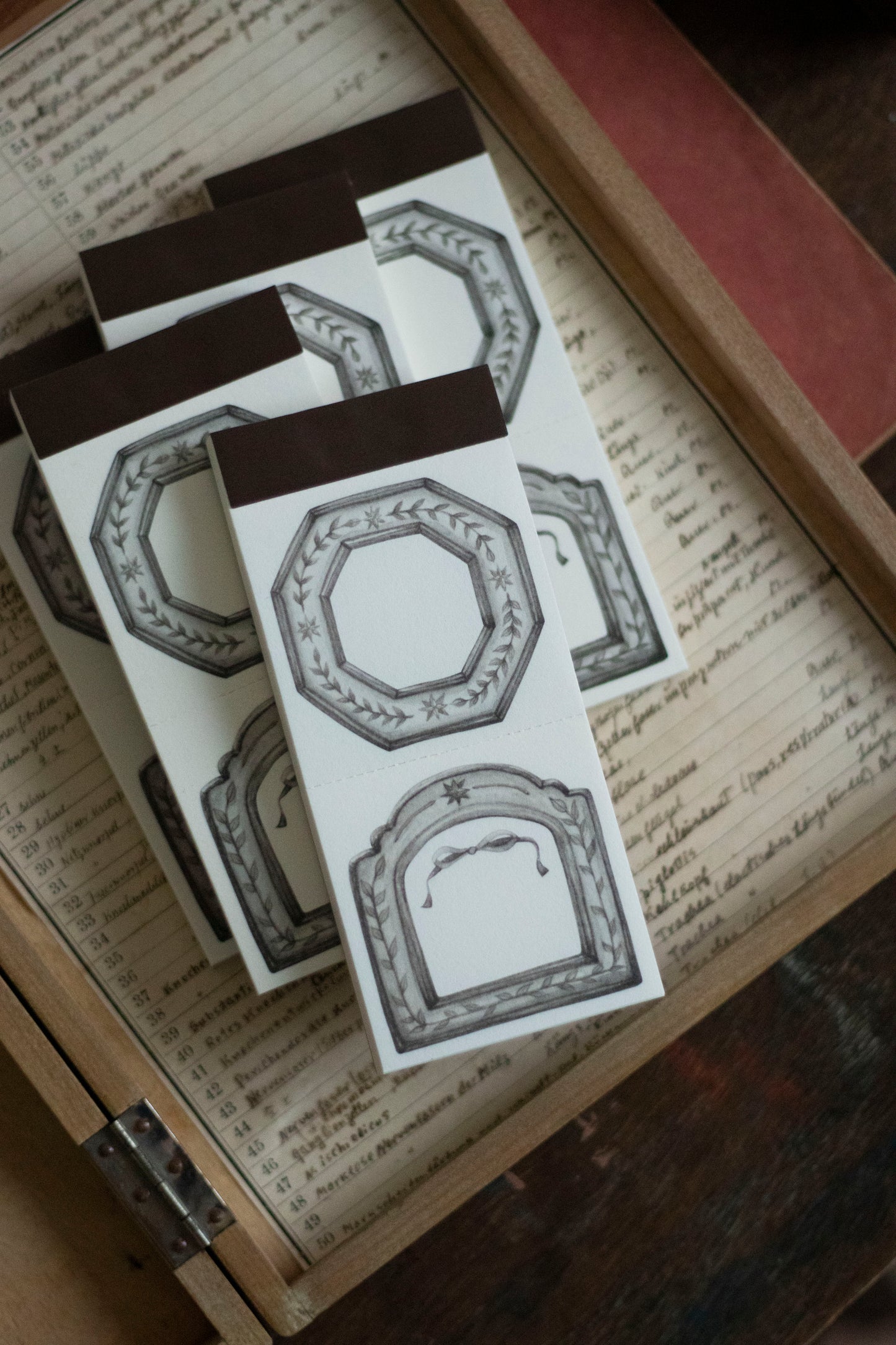Loidesign Label Book - Star Frame