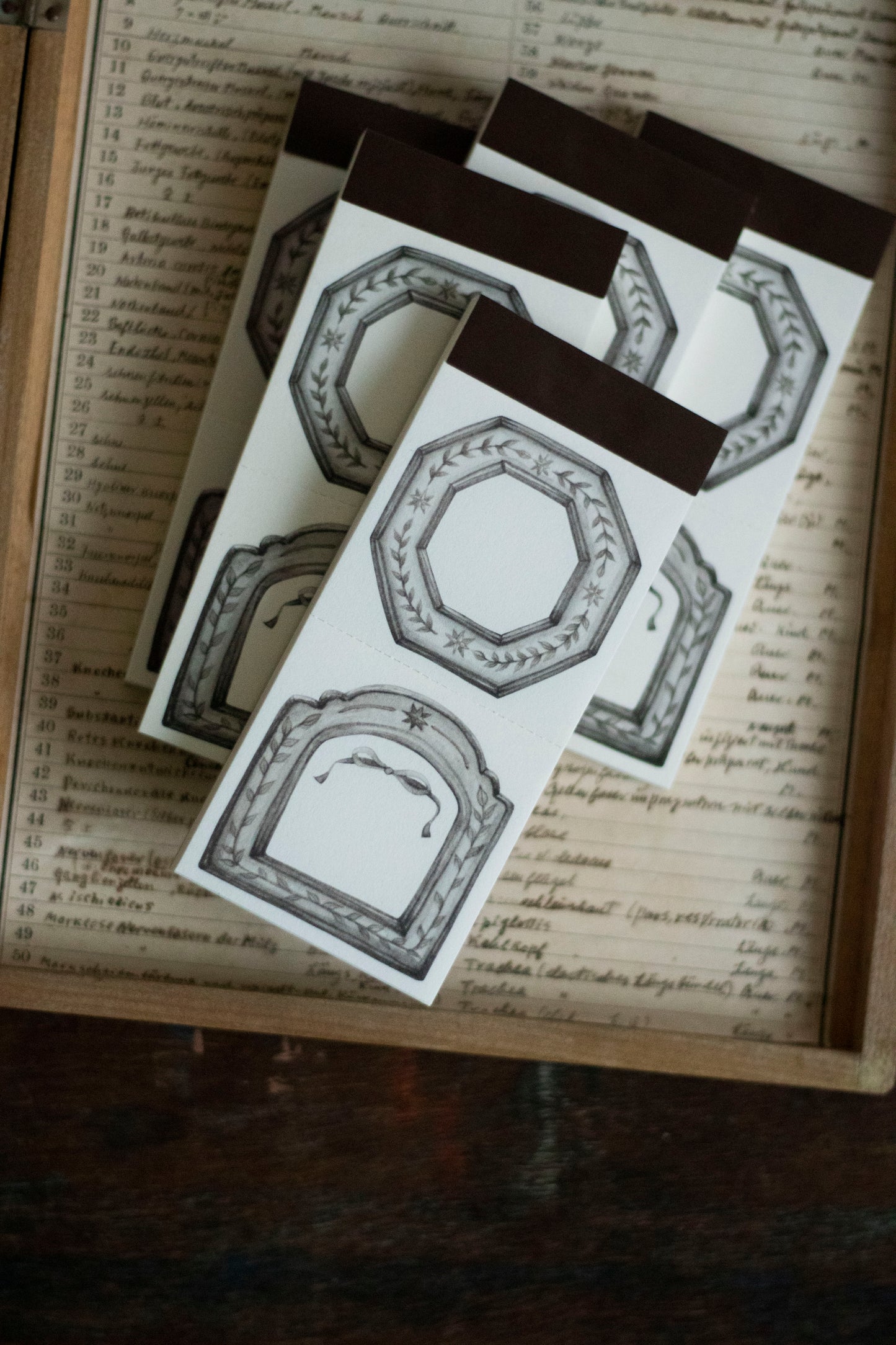 Loidesign Label Book - Star Frame