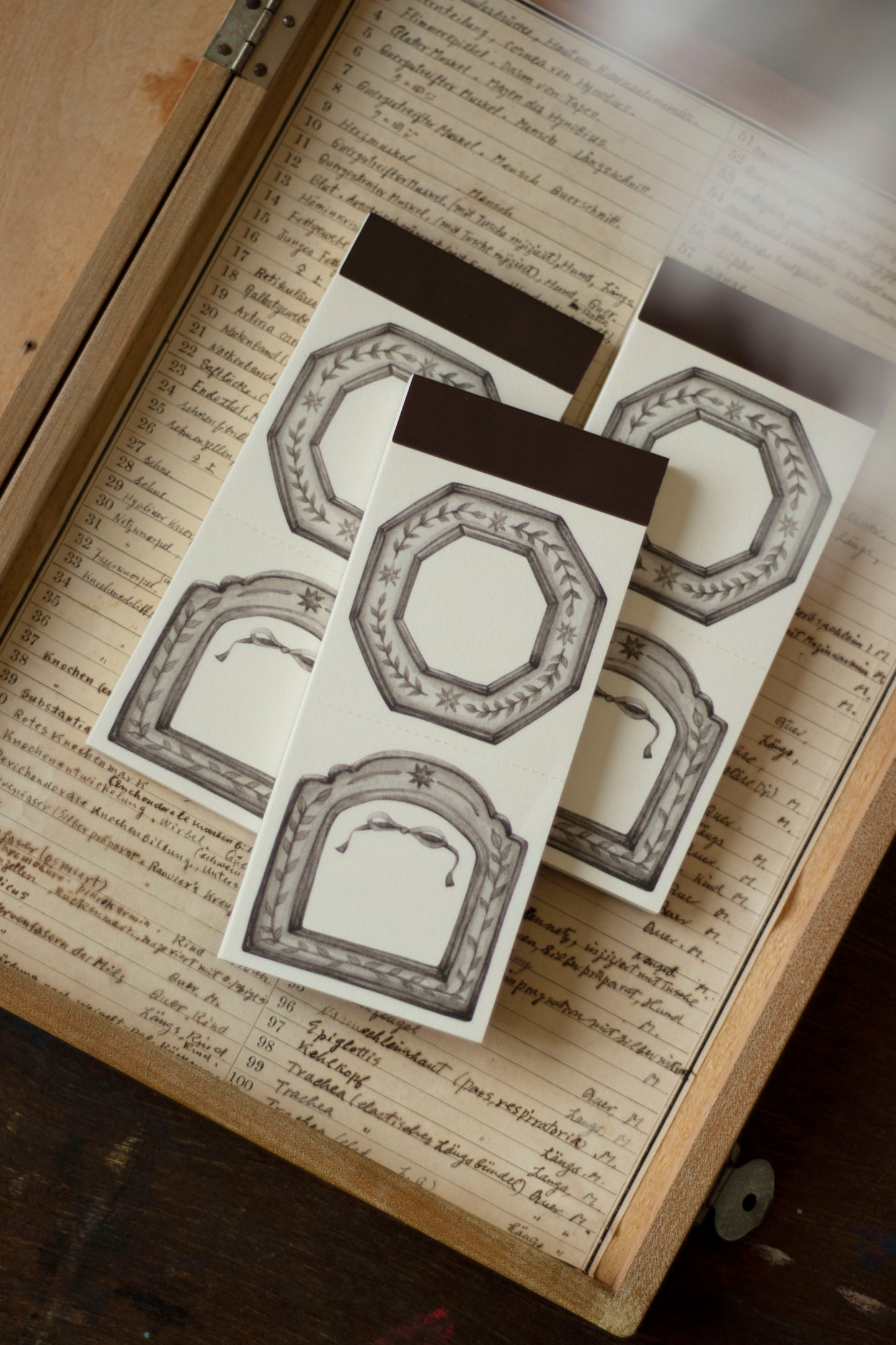 Loidesign Label Book - Star Frame