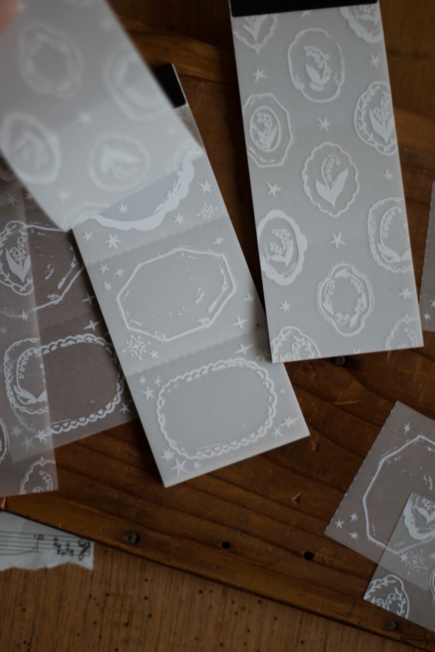 Loidesign Tracing Paper Memo Book - Lily of the Valley - Flower Tray