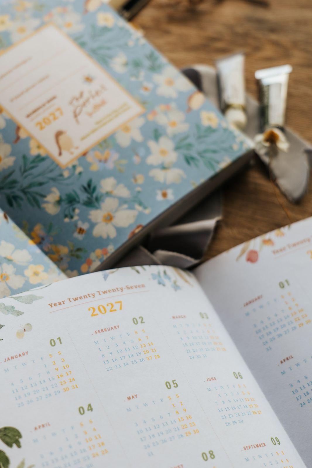Meow Illustration 2027 Weekly Planner - The Perfect Home (Pre-order Only, Shipping ETA in Mid-October)