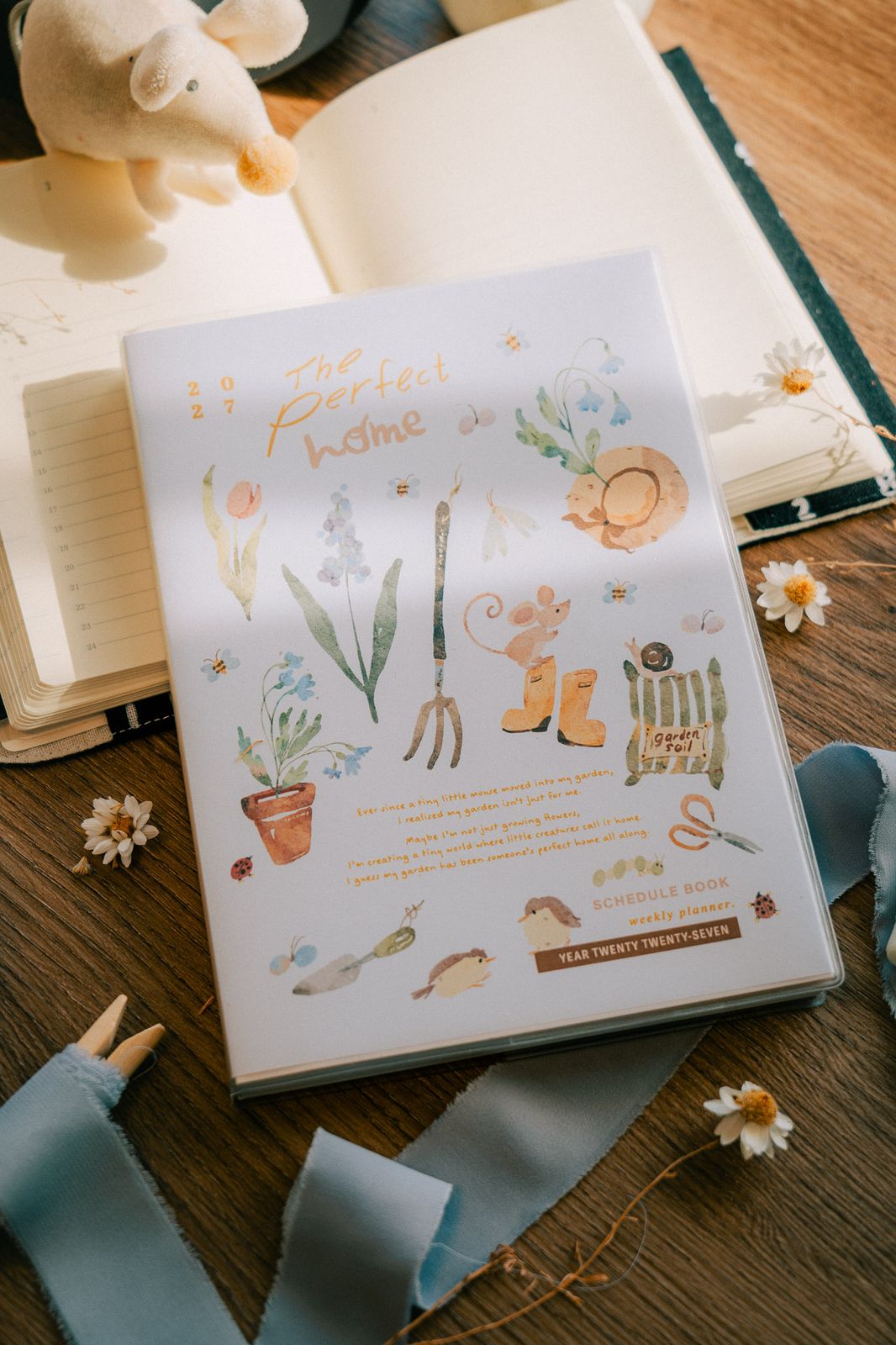 Meow Illustration 2027 Weekly Planner - The Perfect Home (Pre-order Only, Shipping ETA in Mid-October)