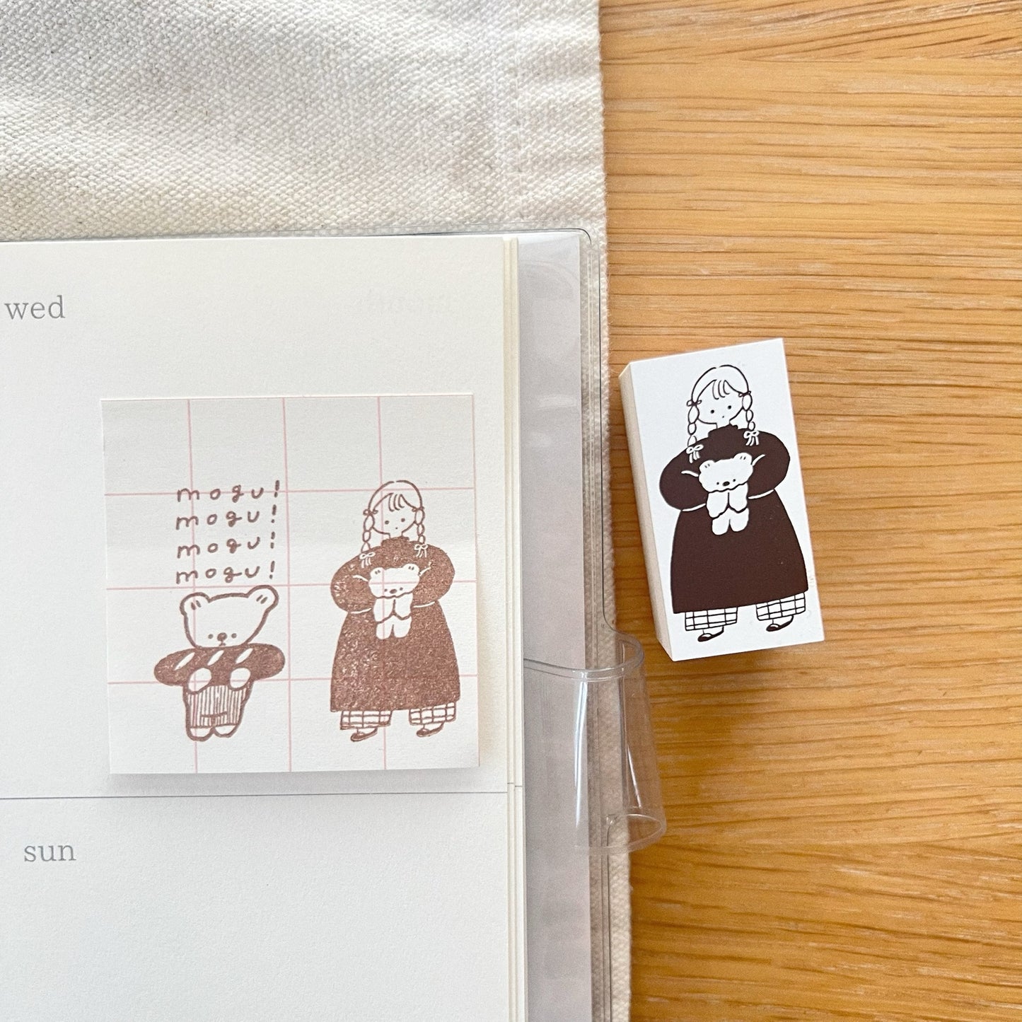 ranmyu Rubber Stamp - Holding A Fluffy Bear