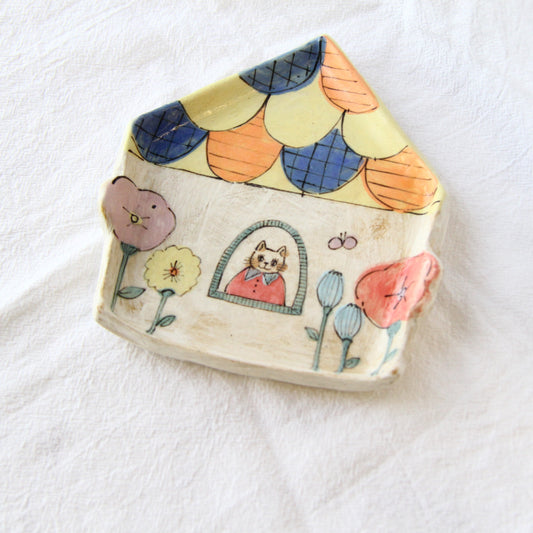 the cozy nook Home-shaped Plate