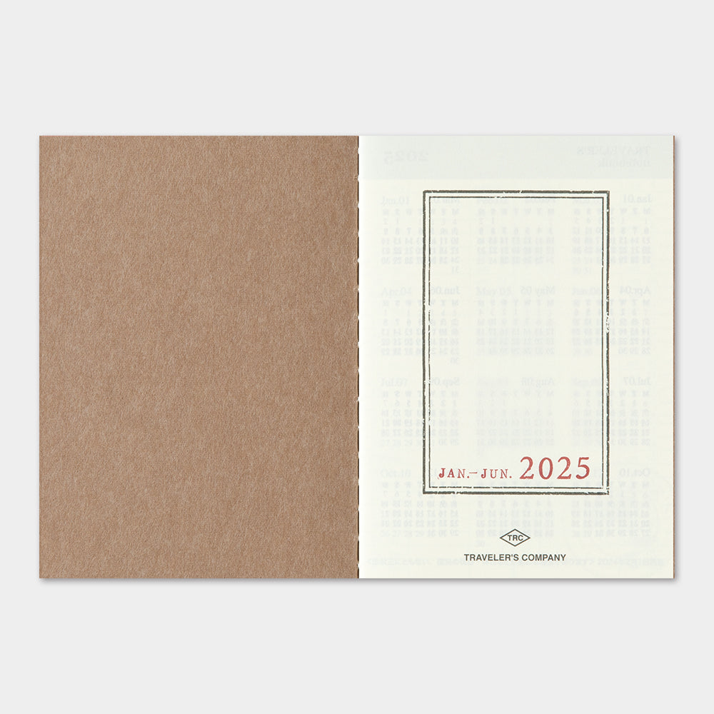 TRAVELER'S Notebook 2025 - Passport Size, Weekly