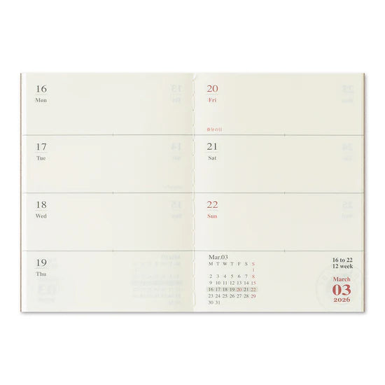 TRAVELER'S Notebook 2026 - Passport Size, Weekly