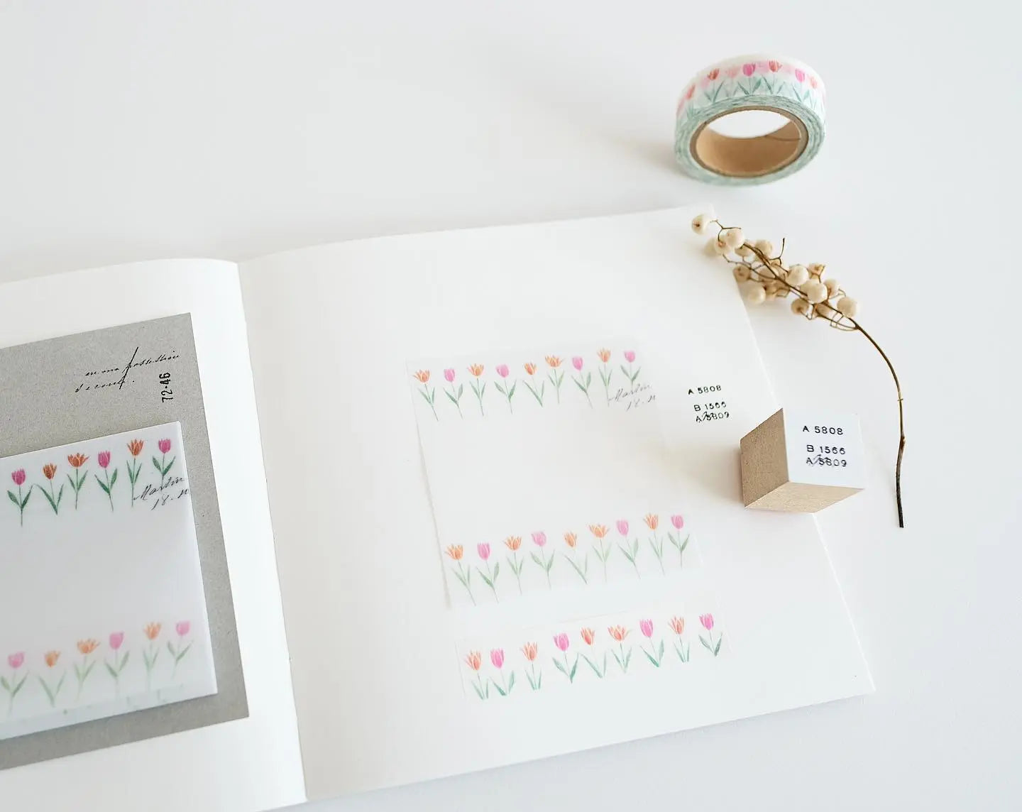 YOHAKU Tracing Paper Sticky Notes - Tulip (M-104)