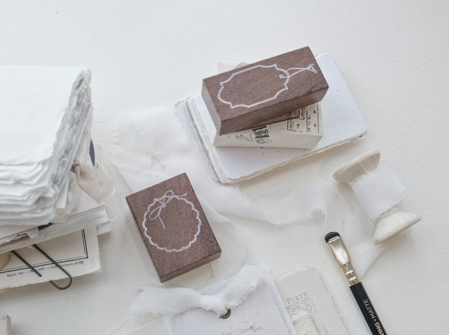 Jieyanow Atelier Rubber Stamp - Not Your Usual Tags, 5 designs